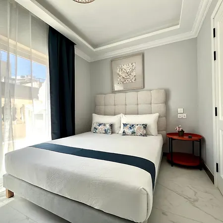 Trendy Rooftop Pool House * Sliema