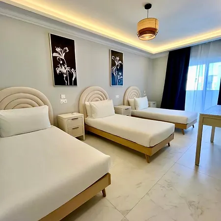 Holiday home Trendy Rooftop Pool House *